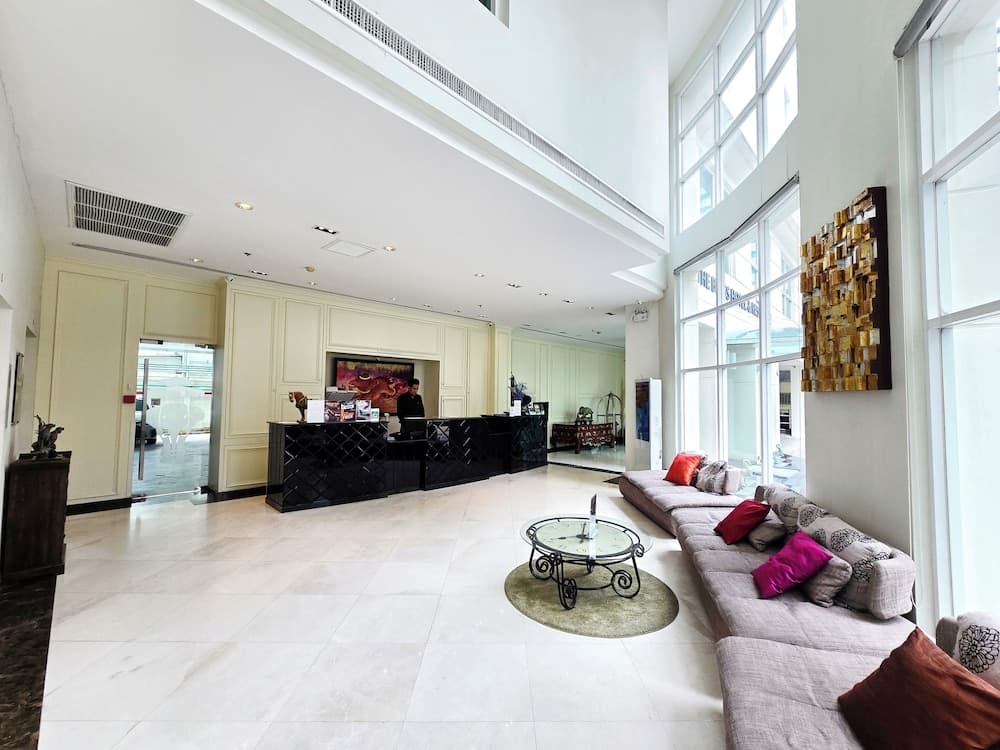El Hotel y Residencia Bless — 12