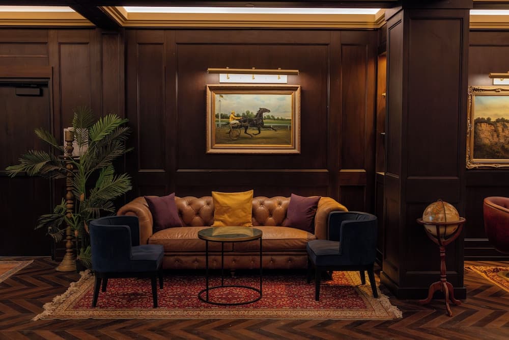 Whisky Hotel — 2
