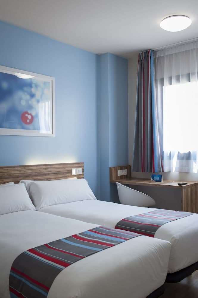 Travelodge Barcelona Poblenou — 13