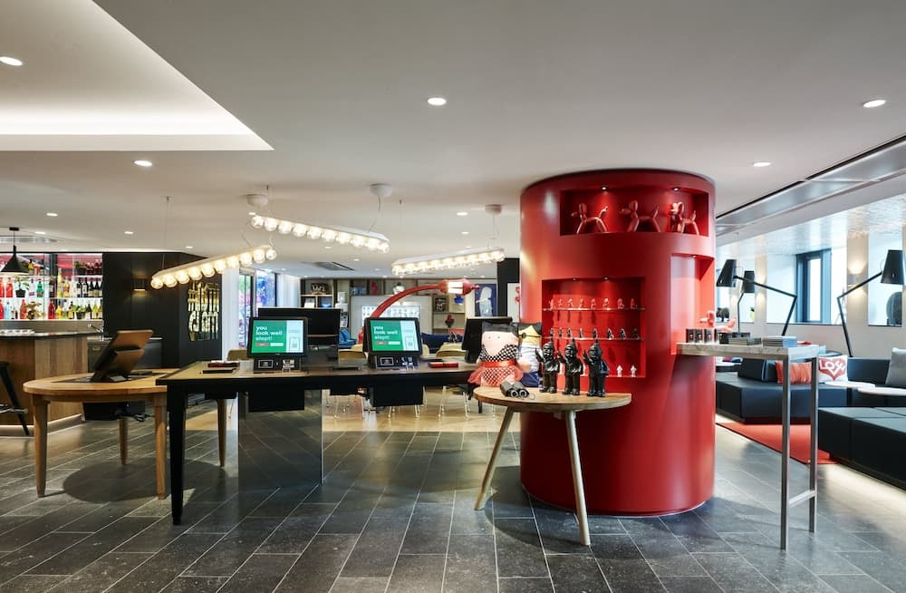 citizenM Paris Champs-Élysées — 2