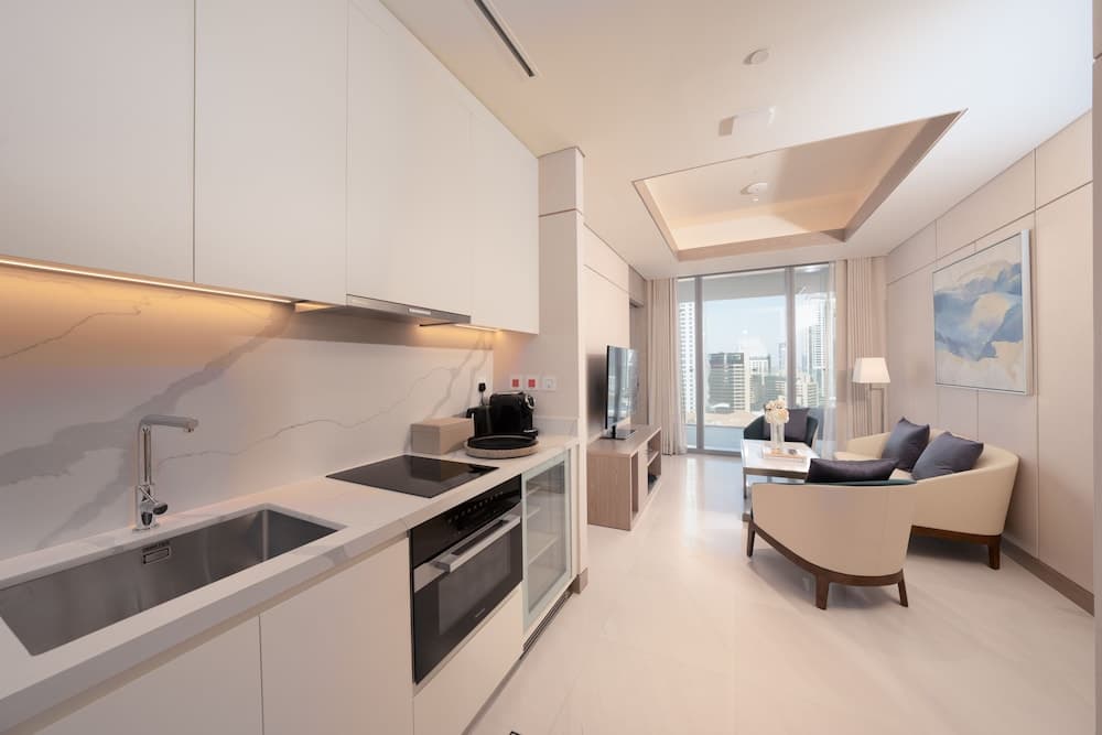 FIVE LUXE — 30