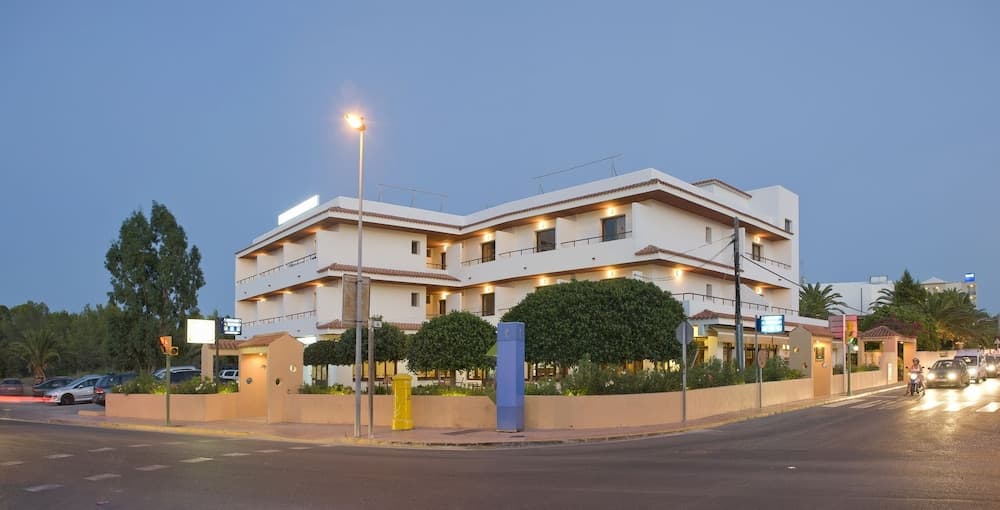 Casual Bahía Ibiza Hotel — 24