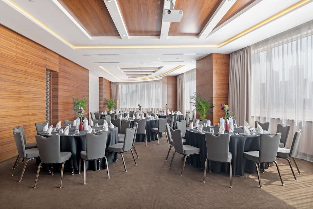 Radisson Blu Hotel Dubai Waterfront — 28