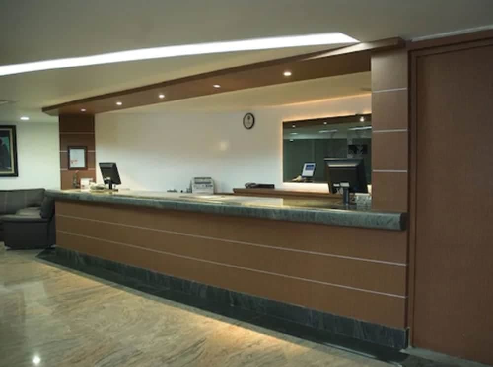 Hotel Astor — 4
