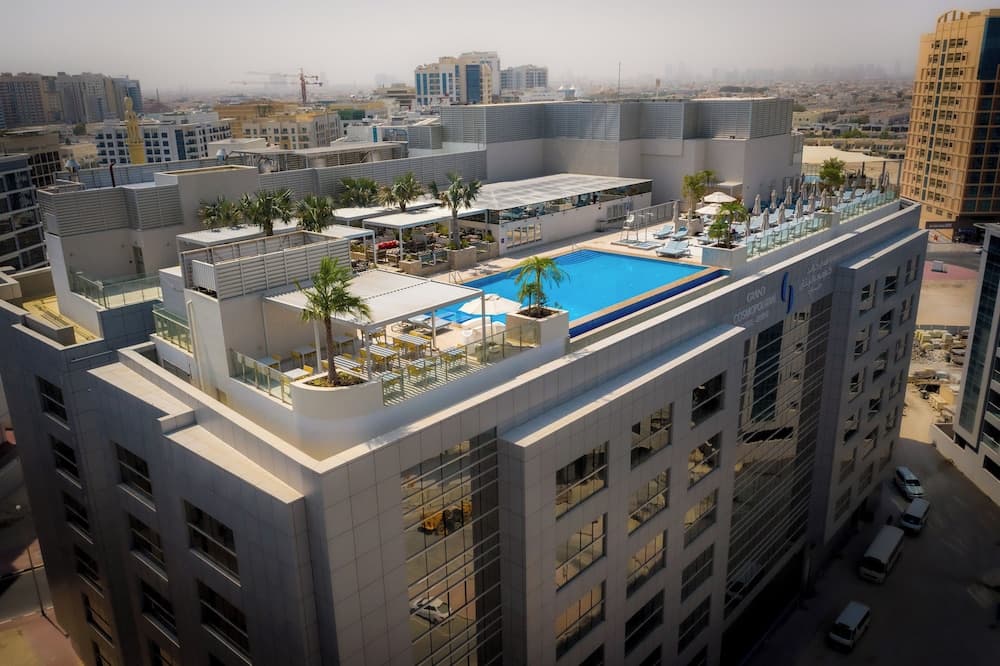 Grand Cosmopolitan Hotel — 8