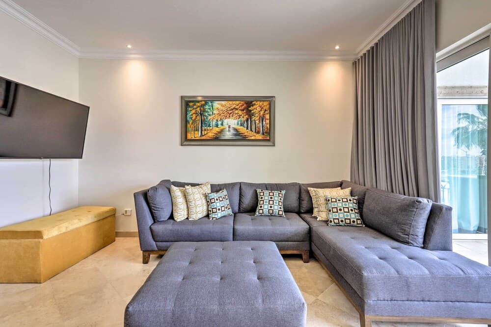 Walk to Beach: Modern Cabo Condo w/ Balcony! — 5