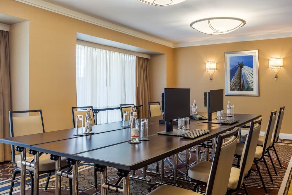 Omni Los Angeles Hotel at California Plaza — 19