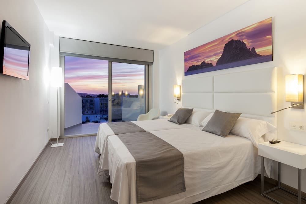 AxelBeach Ibiza Spa & Beach Club - Sólo Adultos — 7