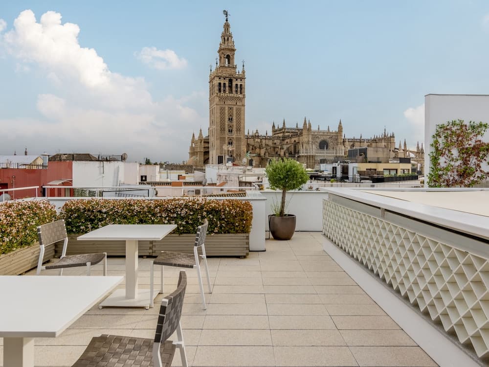 Numa Seville Molina — 3