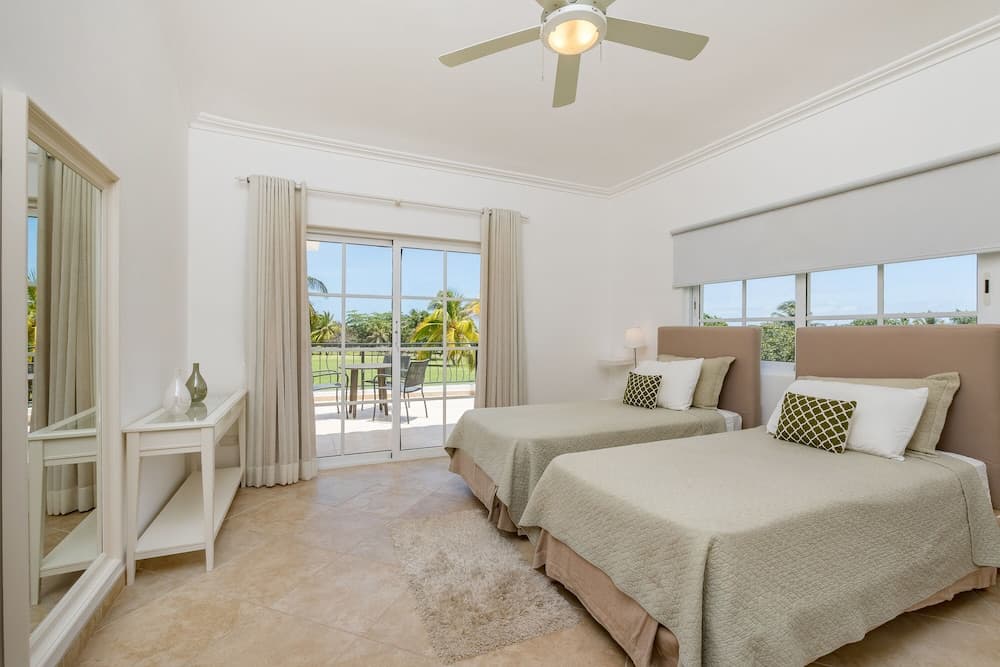 Beautiful 5-BDR 2 levels villa for rent — 4