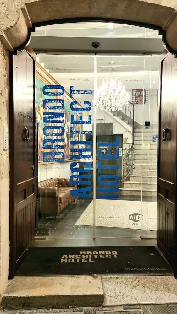 Brondo Architect Hotel — 8