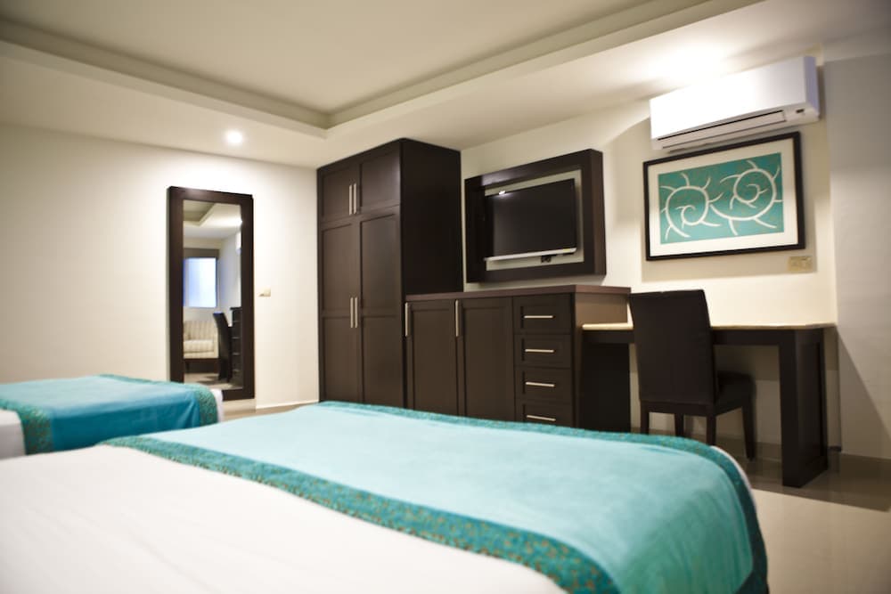 Maria Elena Hotel — 5