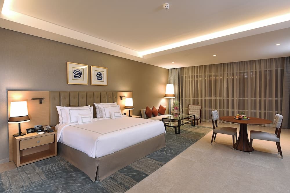 Grand Cosmopolitan Hotel — 19