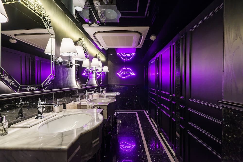 Akara Hotel Bangkok — 10