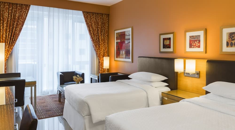 Four Points by Sheraton Bur Dubai — 16