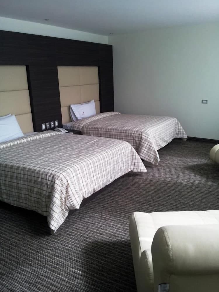 Hotel Astor — 12