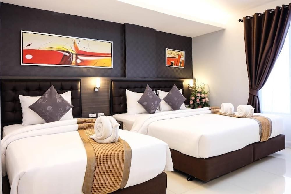 Picnic Hotel Bangkok — 22