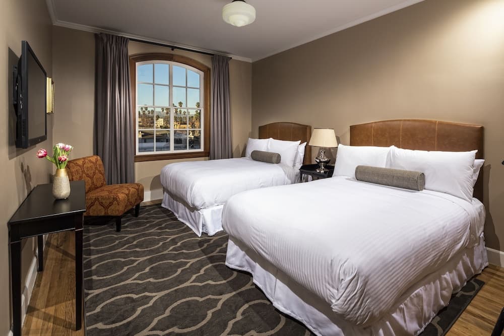 Hotel Normandie — 26