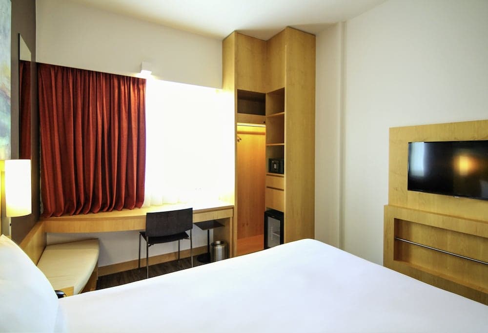 Hotel ibis One Central — 7