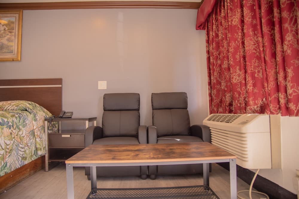 Starlight Inn La Brea — 29