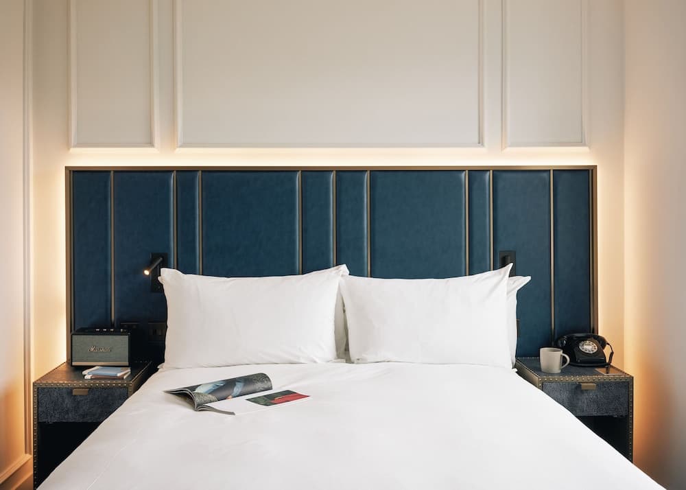 Page8, Seite Hotels — 13