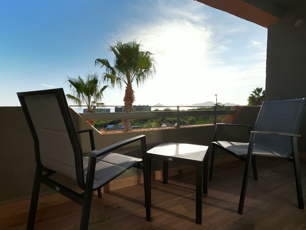 Sunrock Hotel and Suites — 27