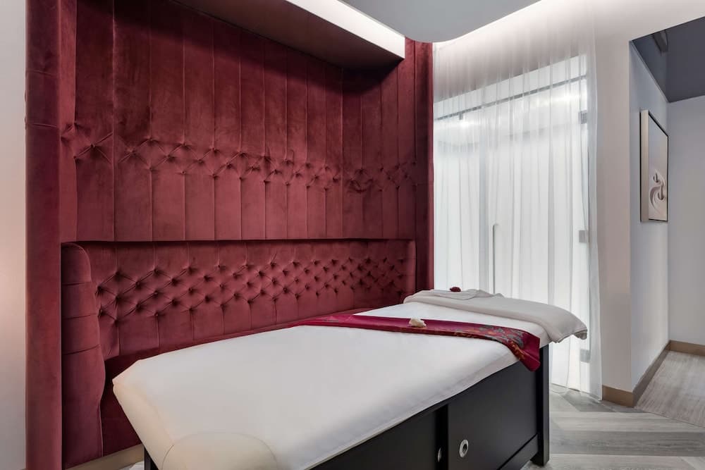 Radisson Dubai Damac Hills — 30