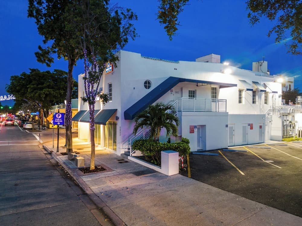 The Sunset Inn-South Miami — 14