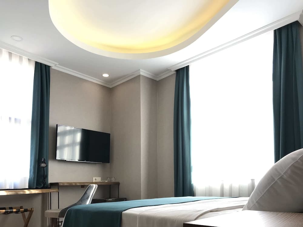 Hotel Galatahan — 17