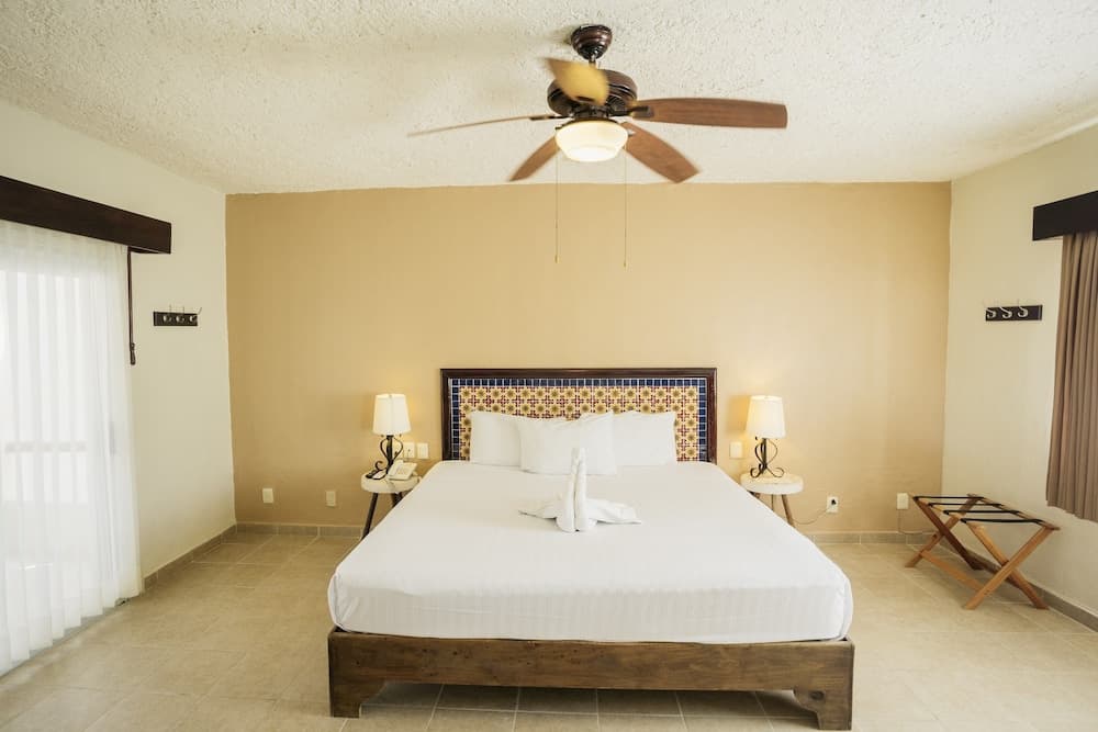 Petit Lafitte Hotel — 29