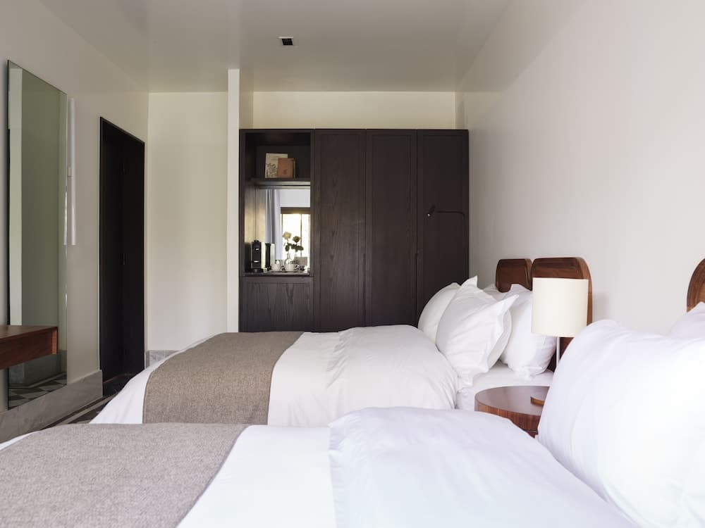 Hotel Dama — 8
