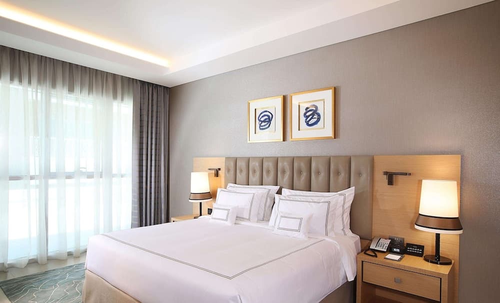 Grand Cosmopolitan Hotel — 14