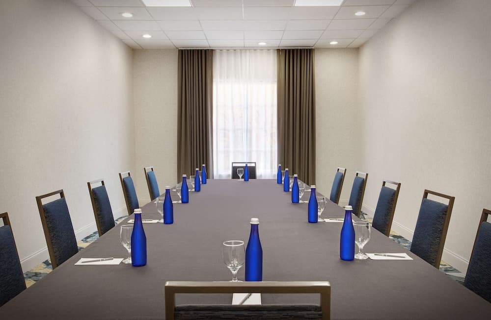 Embassy Suites by Hilton Orlando International Dr Conv Ctr — 22