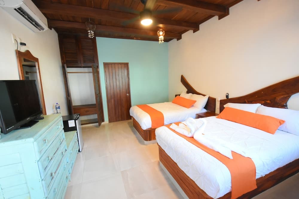 Hotel Hacienda Dos Ojos — 11