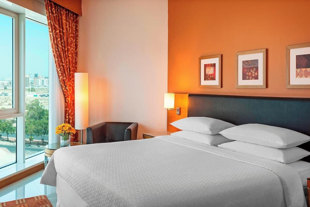 Four Points by Sheraton Bur Dubai — 26