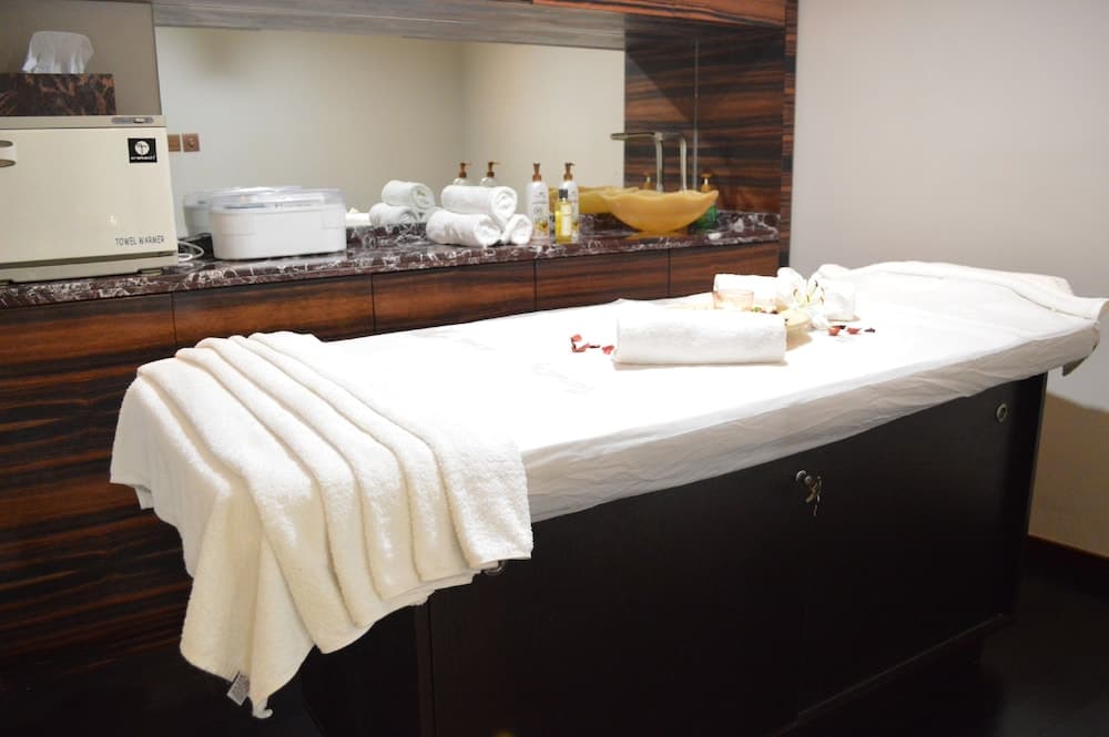 Millennium Airport Hotel Dubai — 18
