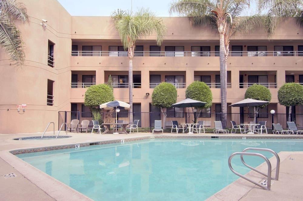 Travelodge by Wyndham Commerce Los Angeles Area — 20