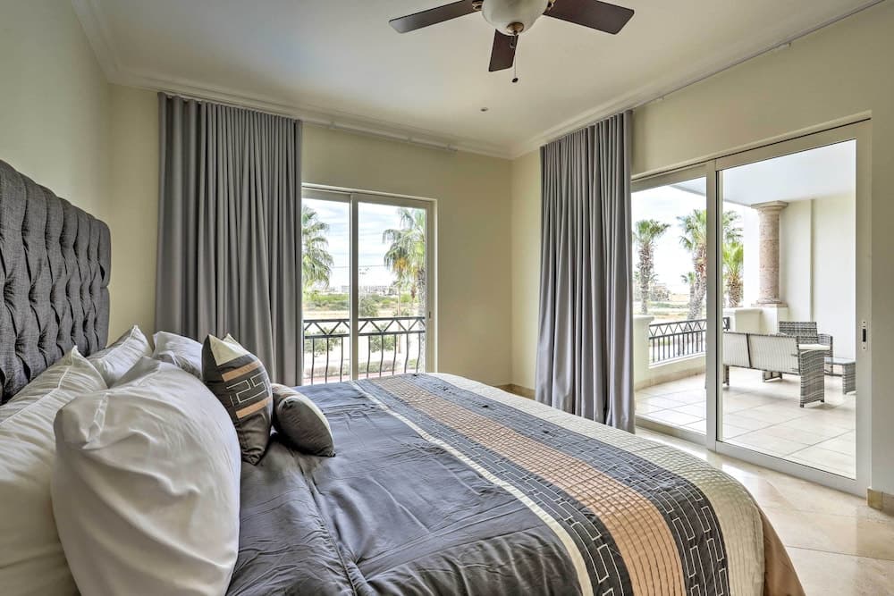 Walk to Beach: Modern Cabo Condo w/ Balcony! — 13