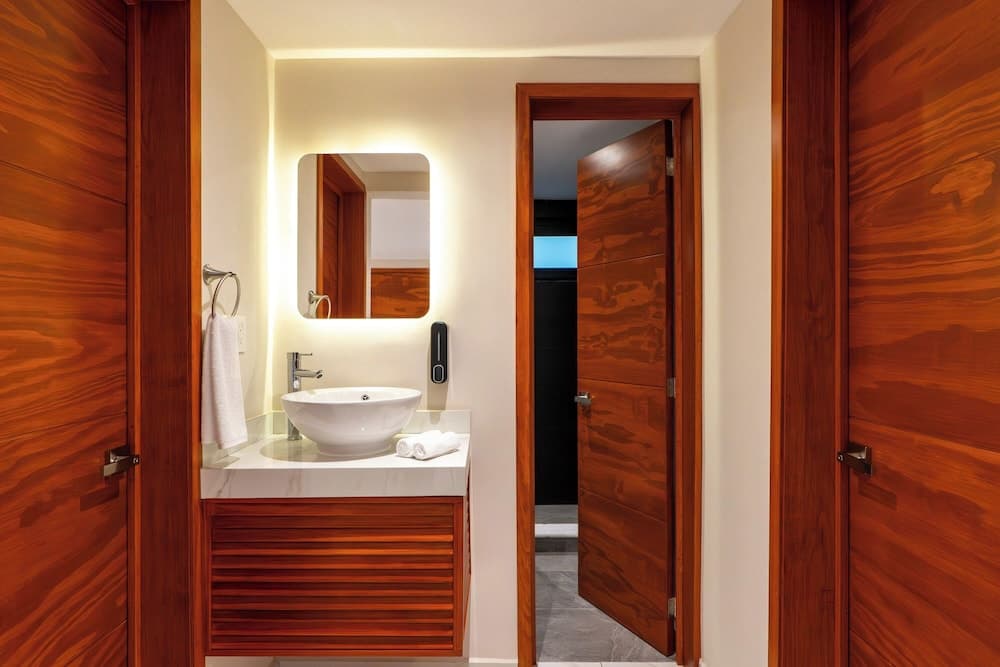 Hotel 28 — 6