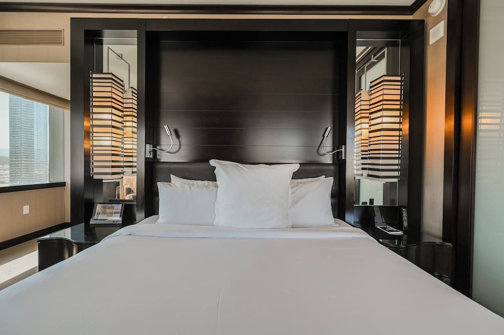 StripViewSuites im Vdara — 5