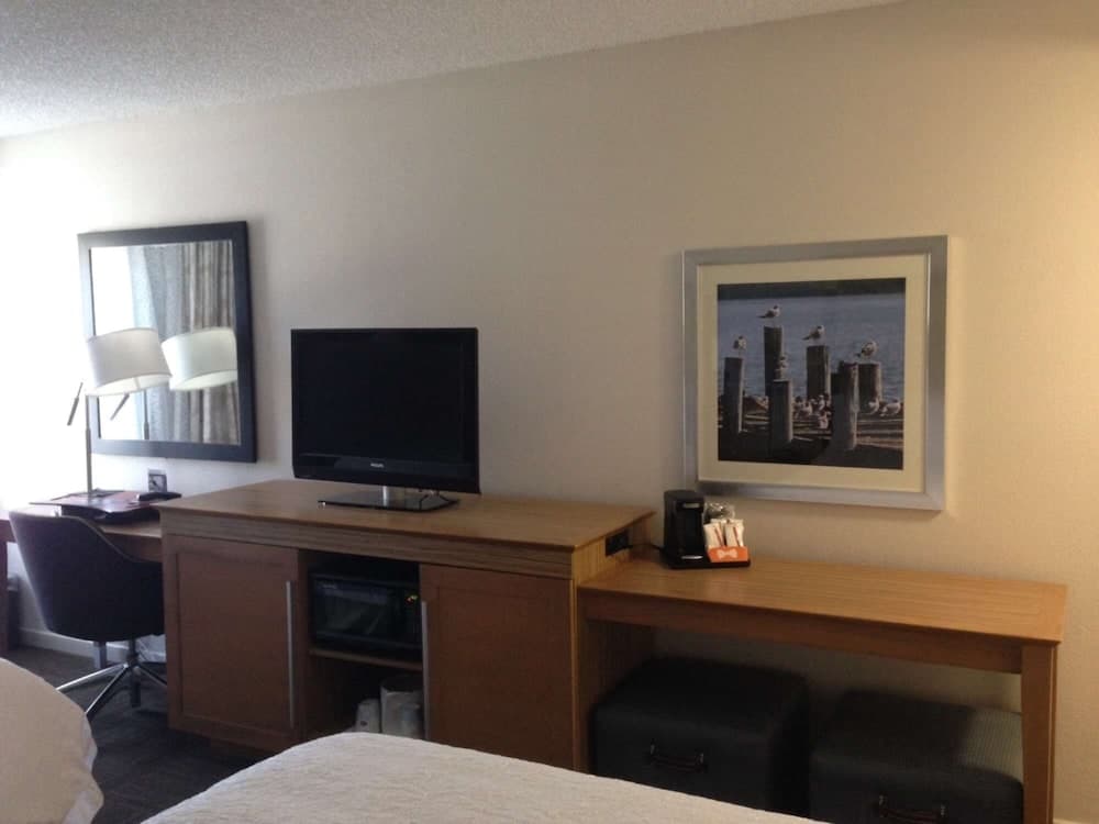 Hampton Inn Tampa/Rocky Point-Airport — 8