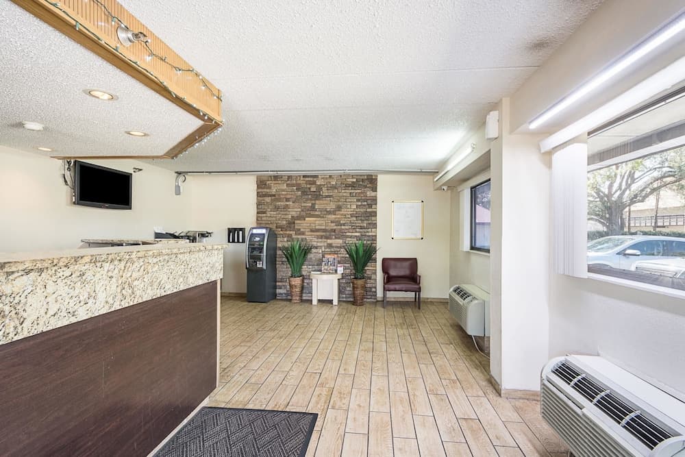 Rodeway Inn Tampa vicino a Busch Gardens - USF — 8