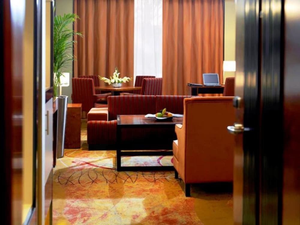 Millennium Airport Hotel Dubai — 10