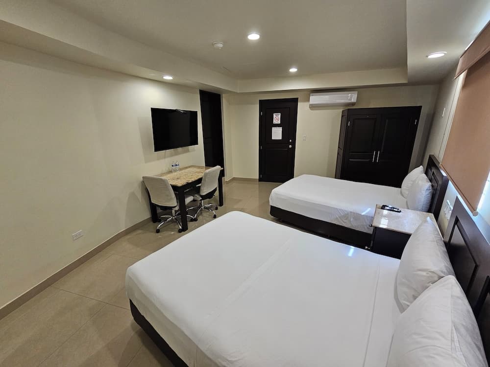 Maria Elena Hotel — 30