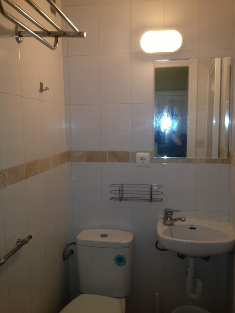BHG Hostel Secar de la Real — 22