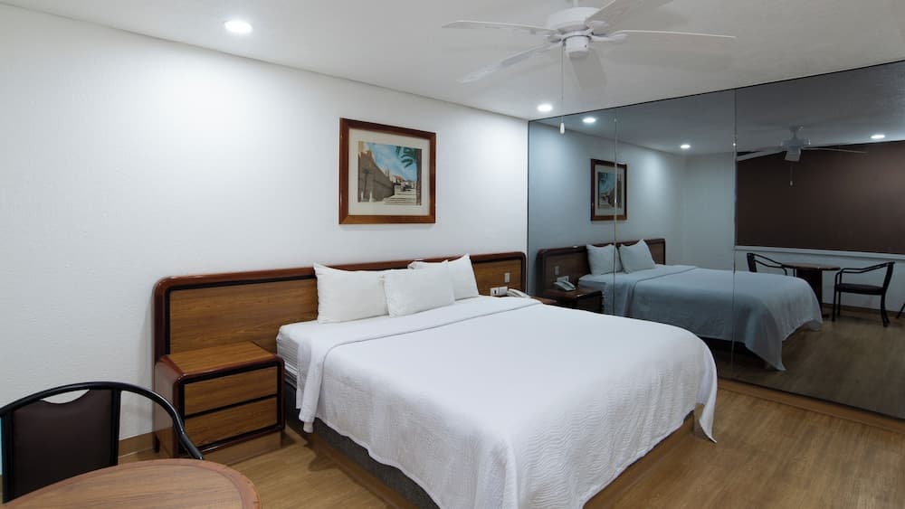 Hotel San Lucas — 8