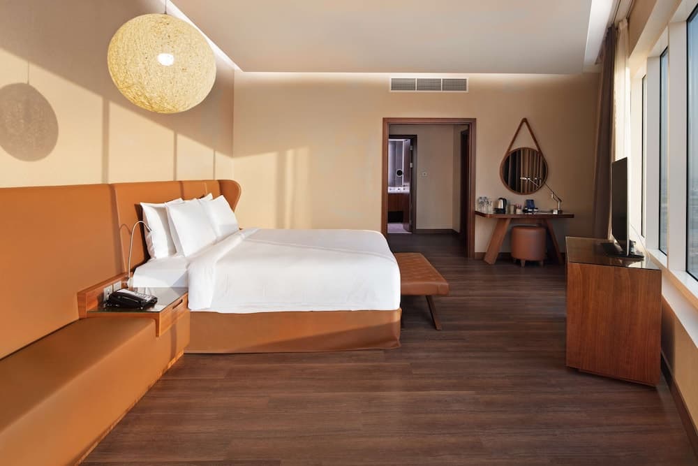 Radisson Blu Hotel, Dubai Canal View — 12