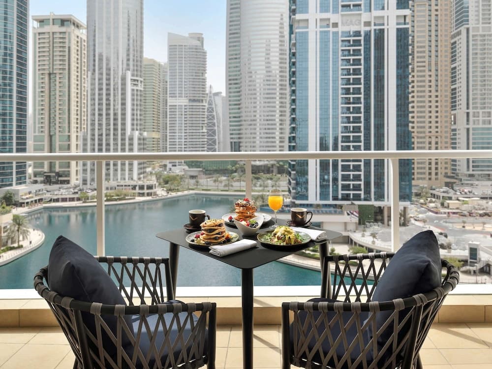 Mövenpick Hotel Jumeirah Lakes Towers — 21