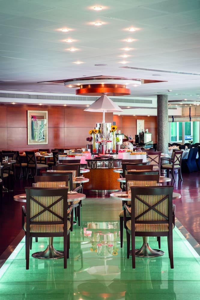 Swissôtel Al Murooj Dubái — 10