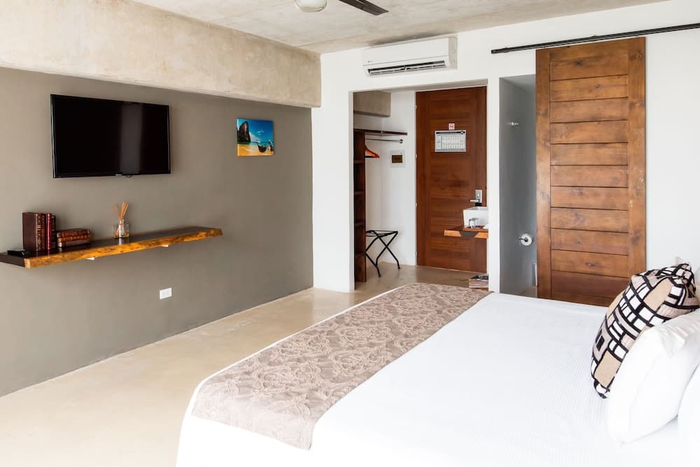 Hotel52 — 14